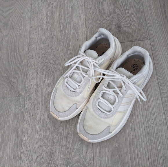 Adidas Ozelia Cloudfoam Sneakers - Picture 5 of 5